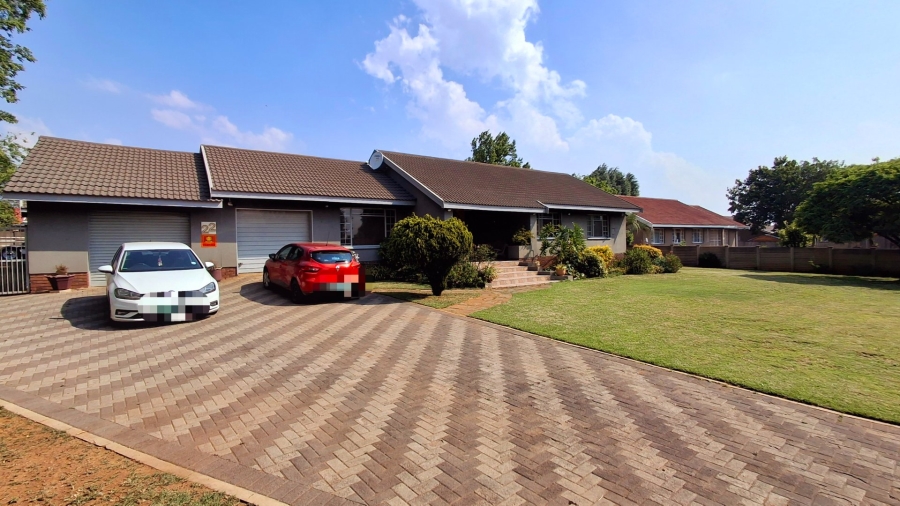 3 Bedroom Property for Sale in Roodia Free State